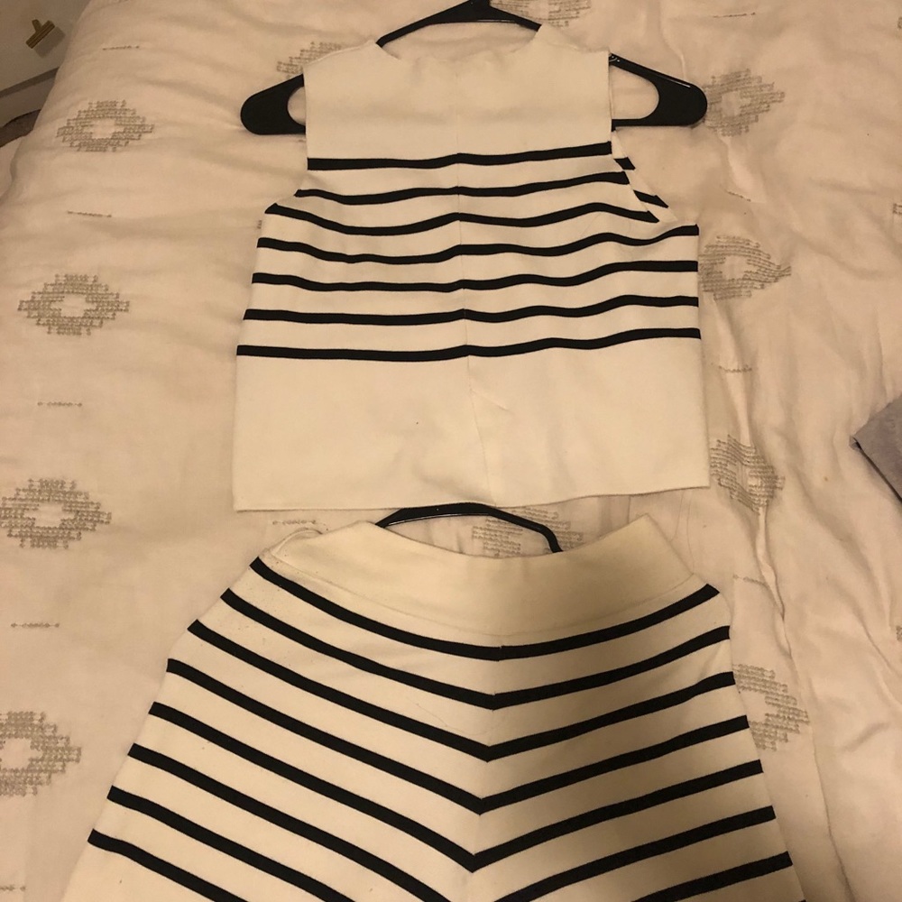 ZARA TWO PIECE KNIT SIXE SMALL
